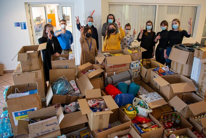 Pracownicy Grupy Enea uzbierali blisko 12 ton darów dla uchodźców