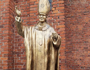 Miniatura: Zniszczono pomnik Jana Pawła II w...