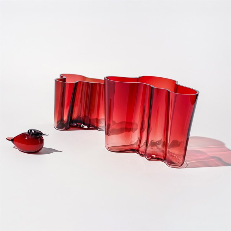 Absolutnie kultowy wazon Aalto, projekt:  Alvar Aalto 1936, Cranberry