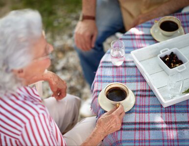 Miniatura: Czy starsze osoby mogą pić kawę? Odpowiedź...