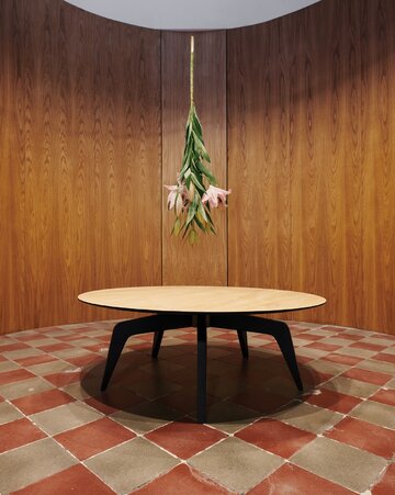 Stolik al 102 marki Swallow&rsquo;s Tail, proj. Piotr Grzybowski