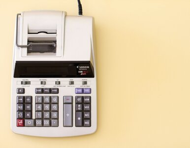 Miniatura: Skarbówka szykuje włoski strajk. Akurat w...