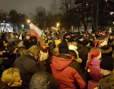 Miniatura: Tłumy warszawiaków na Wigilii pod Sejmem....