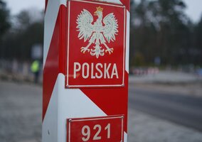 Miniatura: Polska wypłaci nielegalnym migrantom po 5...