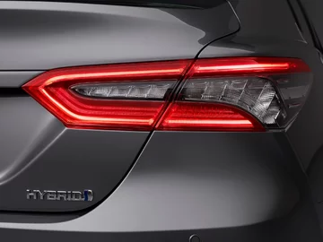 Nowa Toyota Camry Hybrid 