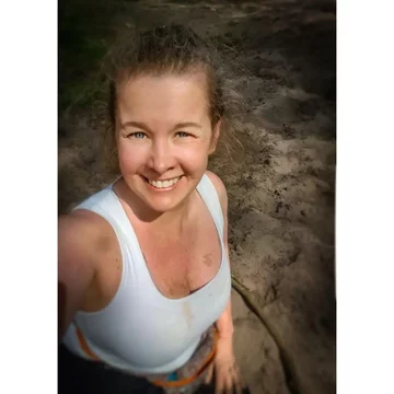Anna Powierza 