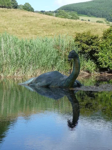 Posąg przedstawiający Nessie w Drumnadrochit 