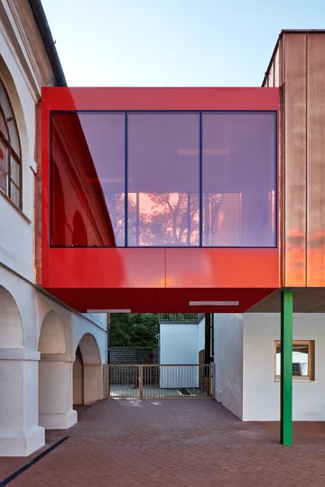 Podstawówka w dawnej plebanii, projekt Public Atelier oraz FUUZE Linka, szkoła, plebania