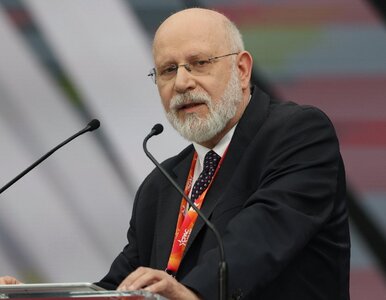 Miniatura: Maciej Świrski w rękach CBA. W tle głośna...