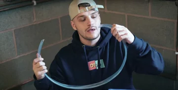 22-letni Jay Swingler pochwalił się swoim "osiągnięciem" tworząc filmik i umieszczając go na YouTube 