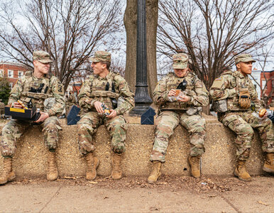 Miniatura: Gwardia Narodowa już na obrzeżach Chicago....