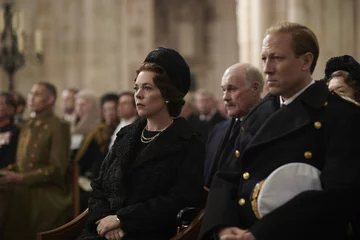 Tobias Menzies jako książę Filip w „The Crown” 