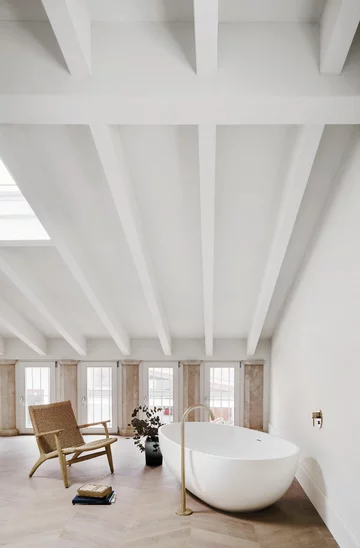 Renowacja zabytkowego budynku mieszkalnego w Hiszpanii, projekt OHLAB v2com, 2303-03, OHLAB