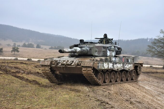 Czołg Leopard 2 w wersji 2A4.
