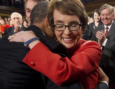 Miniatura: Gabrielle Giffords znów w Kongresie