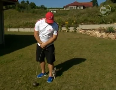 Miniatura: Fajdek uczył jak się rzuca młotem....