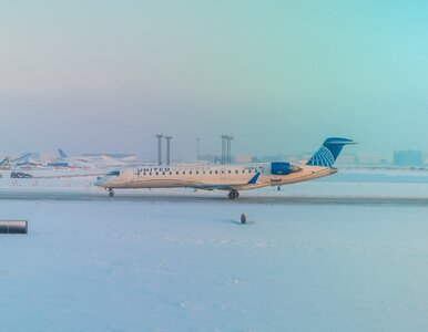 Miniatura: Nawet 10 tys. lotów odwołanych. Śnieżny...