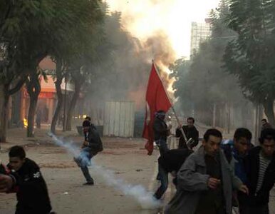 Miniatura: Gorąco w Tunezji - policja użyła gazu...