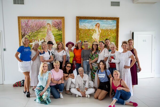 Uczestniczki pierwszego zgrupowania, które odbyło się w dniach 4-8 lipca, w Pałacu i Folwarku Łochów