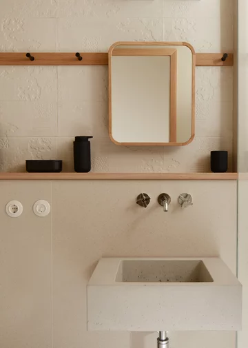 Przytulne mieszkanie na poddaszu, projekt OEO Studio plus Mutina Project Division Mutina, mieszkanie na poddaszu