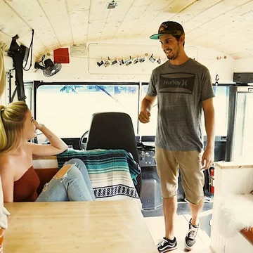 Tyler Hjorting, Lexi O’Brien i ich dom na kółkach 