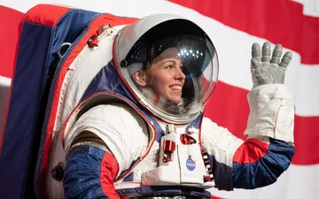NASA pokazała nowe kombinezony 