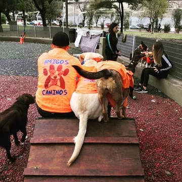 León Dario Sipes i jego podopieczni 