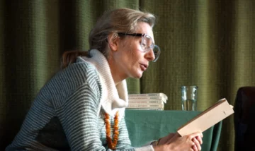 Magdalena Popławska jako Agnieszka Osiecka 