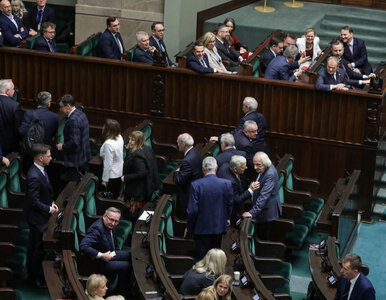 Miniatura: Awantura w Sejmie. Posłowie PiS wyszli z...