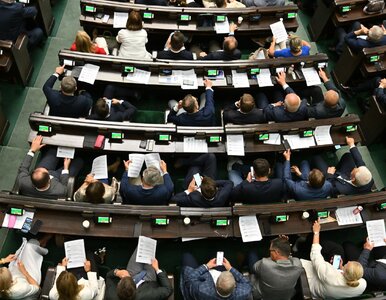 Miniatura: Polityczny krajobraz po burzy. Nowy sondaż...