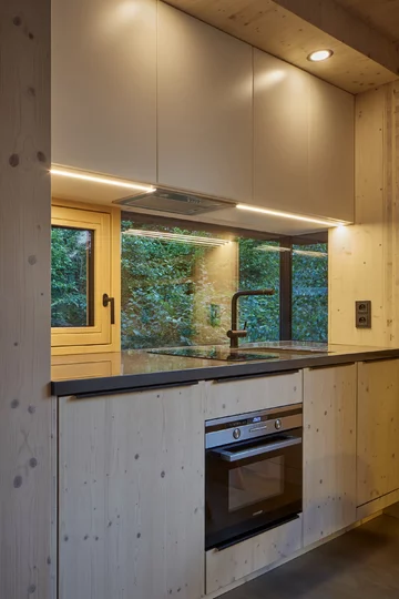 Drewniany domek nad jeziorem, projekt Prodesi / Domesi Linka, domek nad jeziorem, Prodesi/Domesi