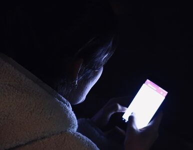 Miniatura: Korzystasz ze smartfona w nocy? Ten nawyk...