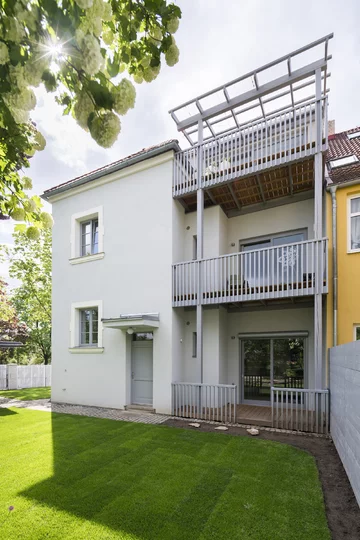 Dom dla trzech rodzin, projekt NoArchitects Linka, NoArchitects