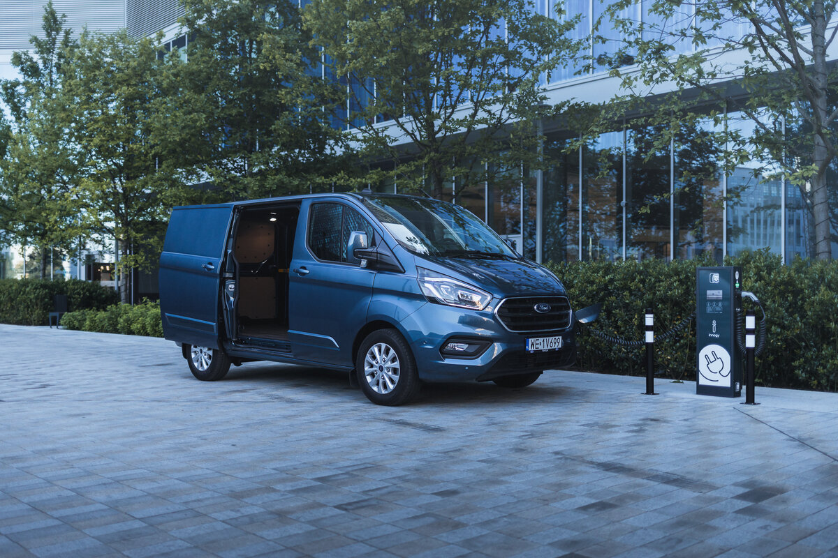 Ford Transit Custom Plug-In Hybrid 