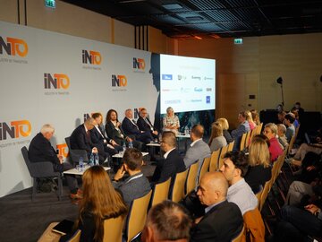 Kongres zgromadzi r&oacute;wnież przedstawicieli Unii Europejskiej i&nbsp;organizacji międzynarodowych zajmujących się polityką klimatyczną i&nbsp;energetyczną