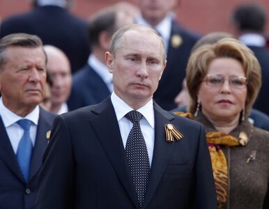 Miniatura: Putin zachwala Miedwiediewa przed Dumą