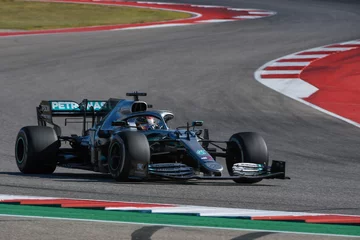 Lewis Hamilton w bolidzie 