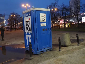 Rondo Dmowskiego i centrum Warszawy w przededniu Marszu Niepodległości 