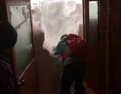 Miniatura: Jak wyjść, gdy za drzwiami niemal 2 metry...