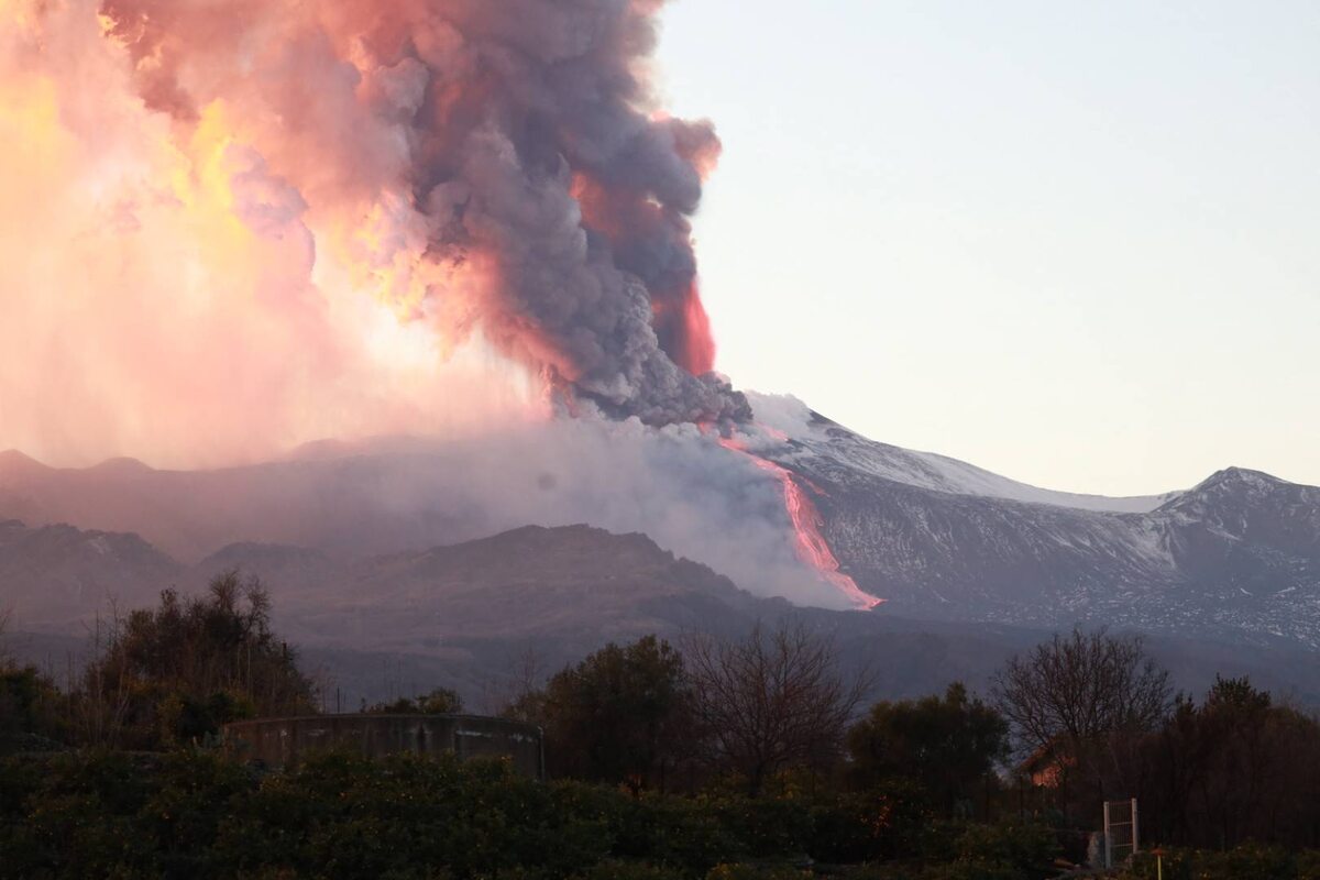 Spektakularna erupcja Etny 