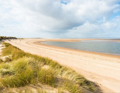 Miniatura: To ulubiona plaża rodziny królewskiej....