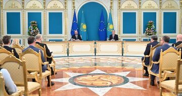 Prezydent Kazachstanu i&nbsp;Przewodniczący Rady Europejskiej przeprowadzili briefing prasowy dla&nbsp;przedstawicieli medi&oacute;w, Astana, 27 października 2022&nbsp;r.