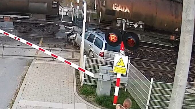 Wypadek na przejeździe kolejowym