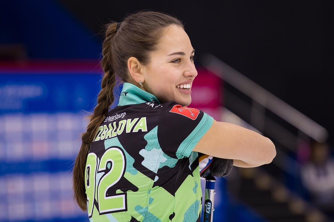 Anastasija Bryzgałowa na zawodach Curlingu 