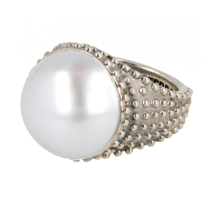 Srebrny pierścionek z perłą mabe