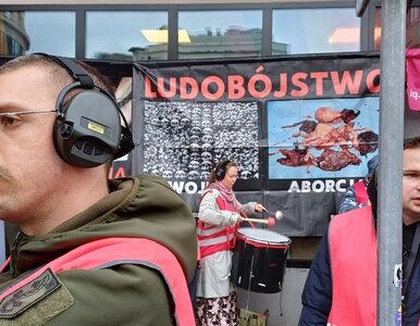 Miniatura: Nękanie, dręczenie, ogłuszanie. Aktywiści...