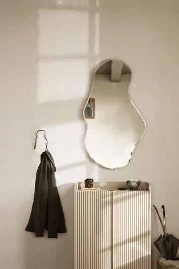 Aranżacja przedpokoju z wykorzystaniem mebli Ferm Living 