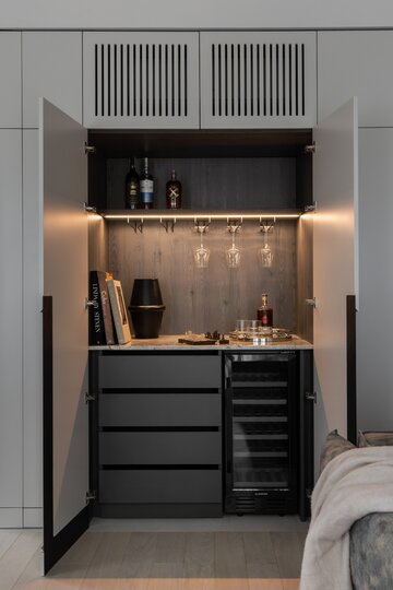 Dwupoziomowy apartament w&nbsp;inwestycji Chronos na&nbsp;warszawskiej Woli, projekt Moderna Design
