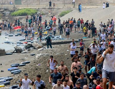 Miniatura: Tysiące migrantów przekroczyły granicę UE....