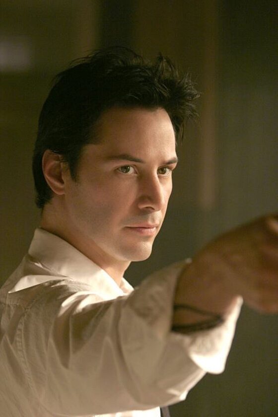 Keanu Reeves w filmie „Constantine” (2005) 